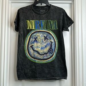 Nirvana Smiley Logo Rainbow black Acid Wash
Graphic Tee‎